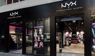 photo d’une des boutiques NYX, vue de l’extérieur et de face