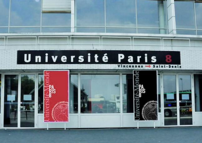 photo du bâtiment extérieur, vu de face, de l’université Paris 8
