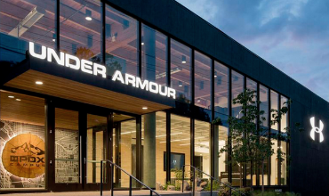 photo des bâtiments, vus de l’extérieur et de face, d’Under Armour